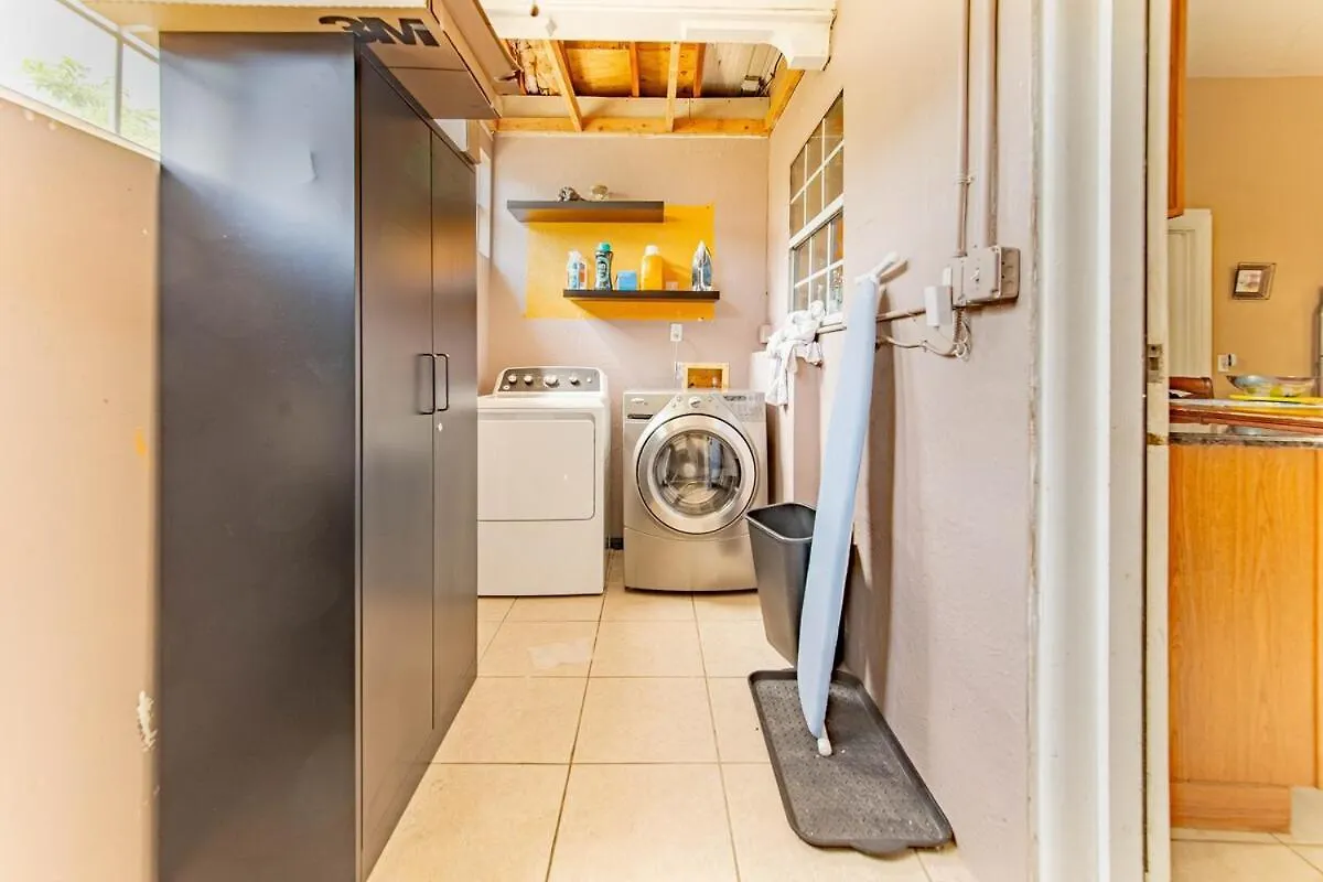 Cozy 3Br With Workspaces And Laundry Tampa