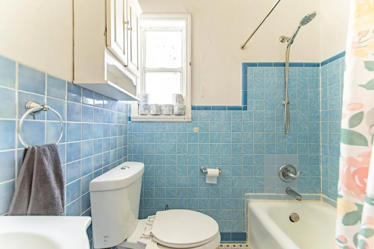 Casa vacanze Cozy 3Br With Workspaces And Laundry Tampa Stati Uniti