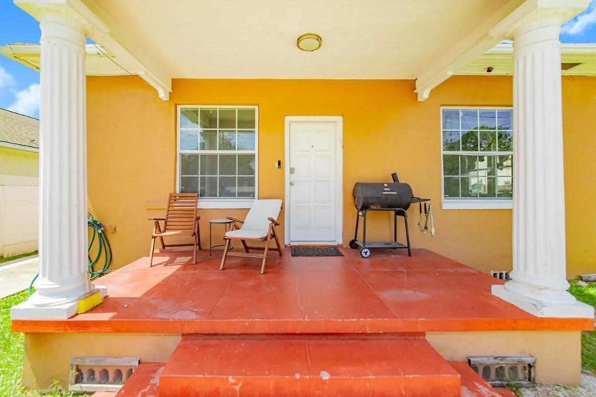 Cozy 3Br With Workspaces And Laundry Tampa 0*,